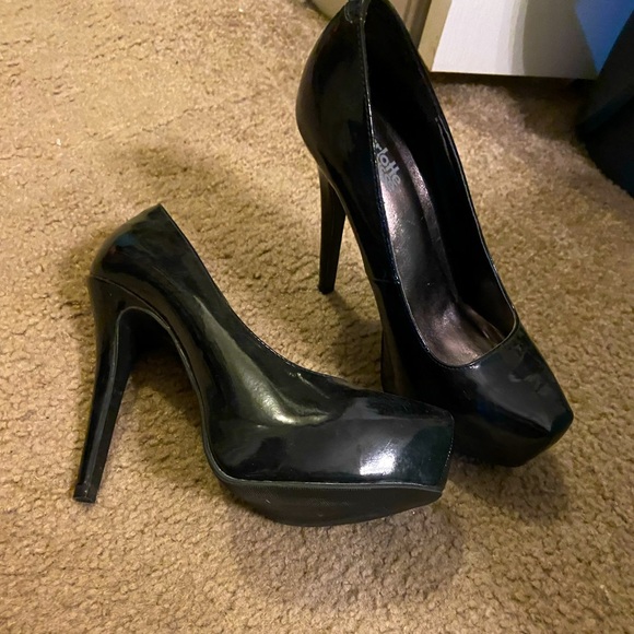 Size 7 never worn platform heels - Picture 1 of 2